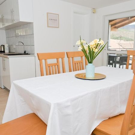 יאיצי Apartments Dora מראה חיצוני תמונה
