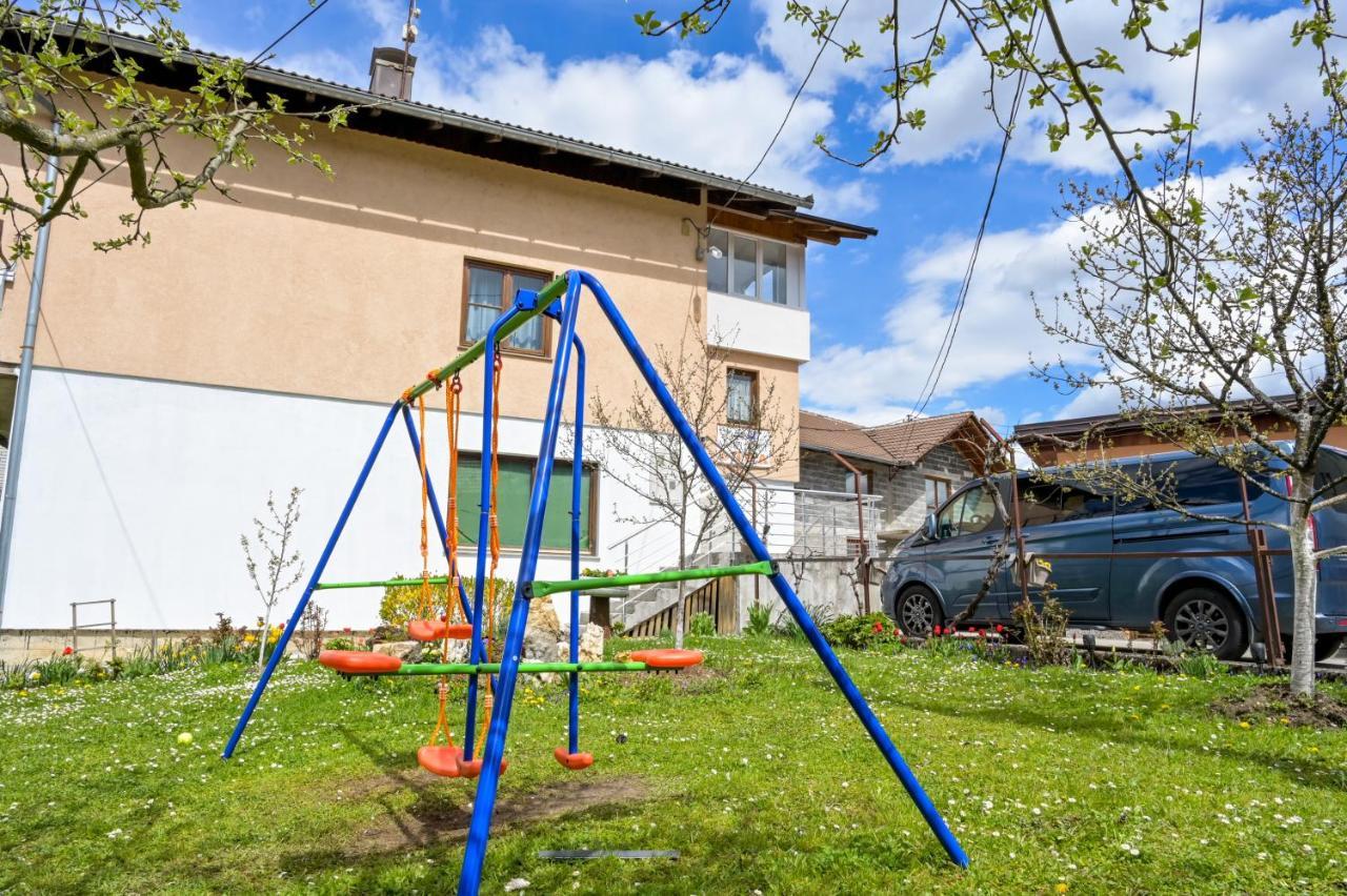 יאיצי Apartments Dora מראה חיצוני תמונה