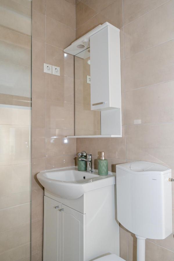 יאיצי Apartments Dora מראה חיצוני תמונה