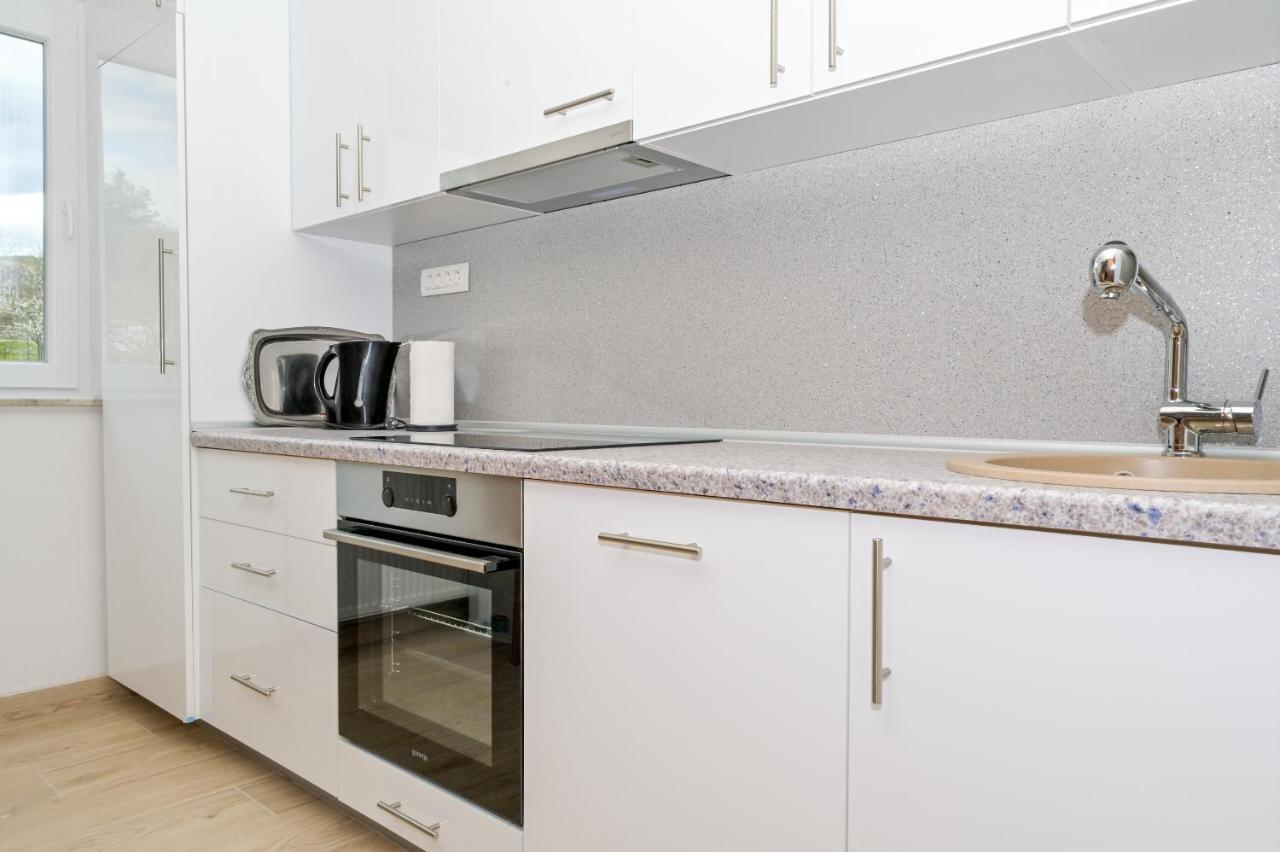 יאיצי Apartments Dora מראה חיצוני תמונה