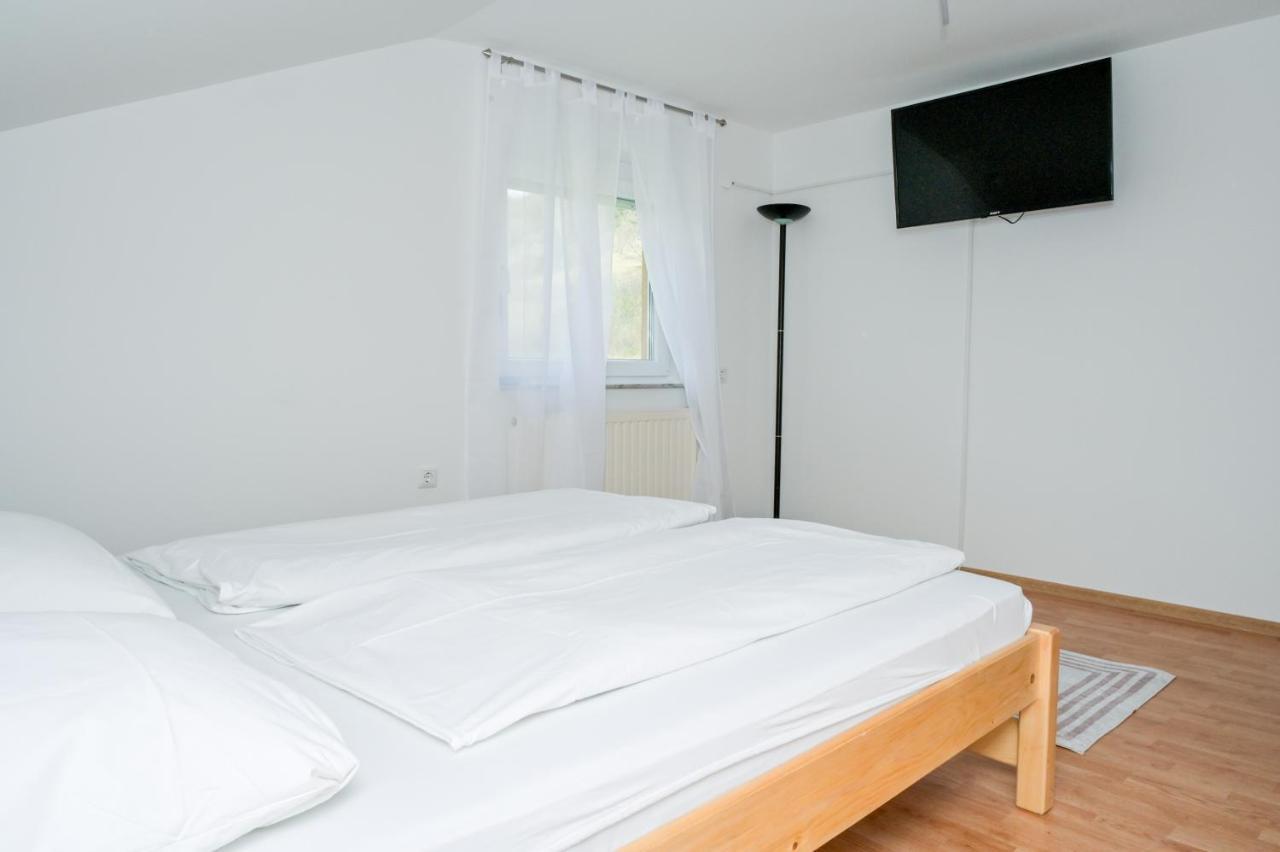 יאיצי Apartments Dora מראה חיצוני תמונה