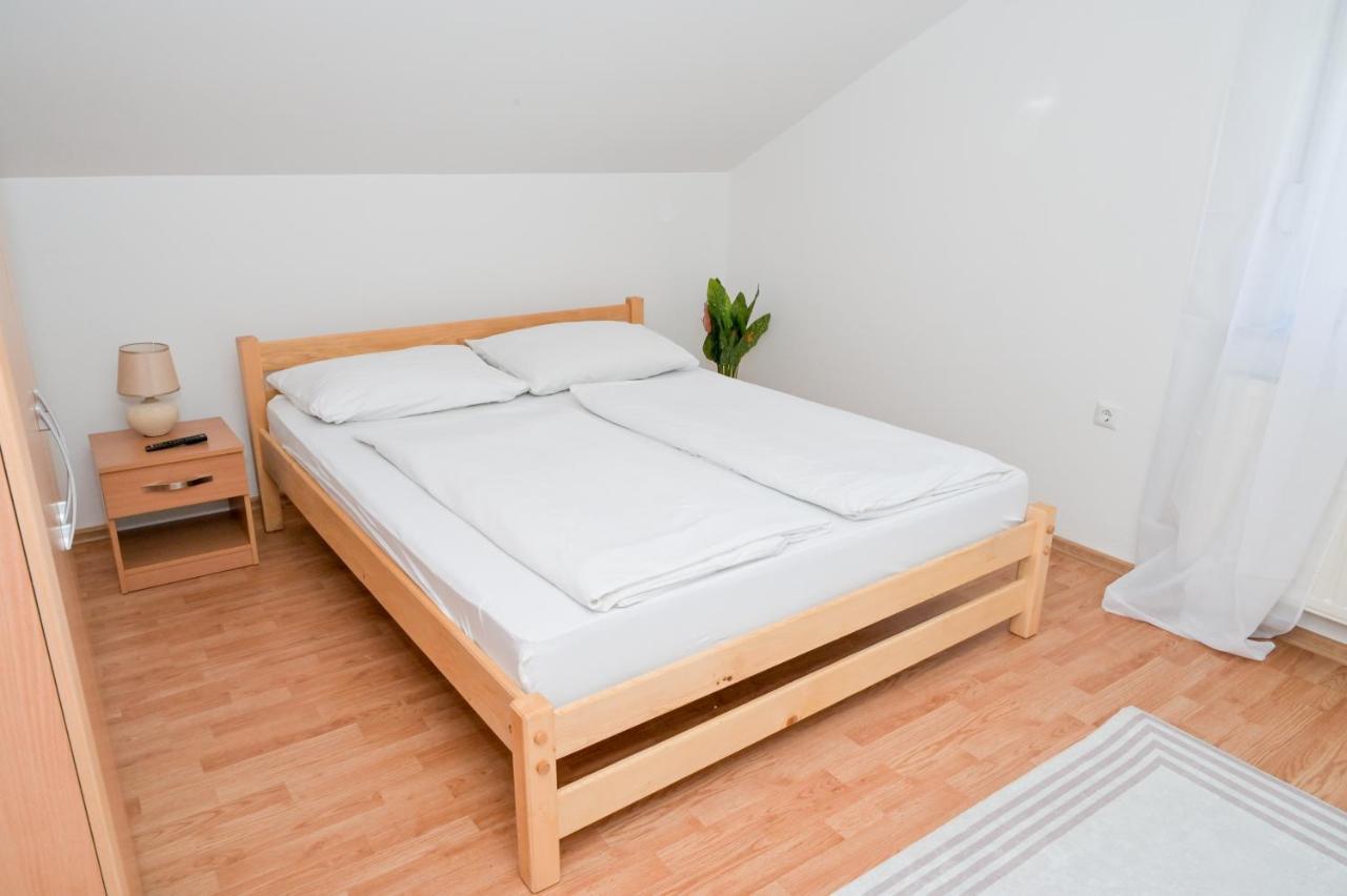 יאיצי Apartments Dora מראה חיצוני תמונה