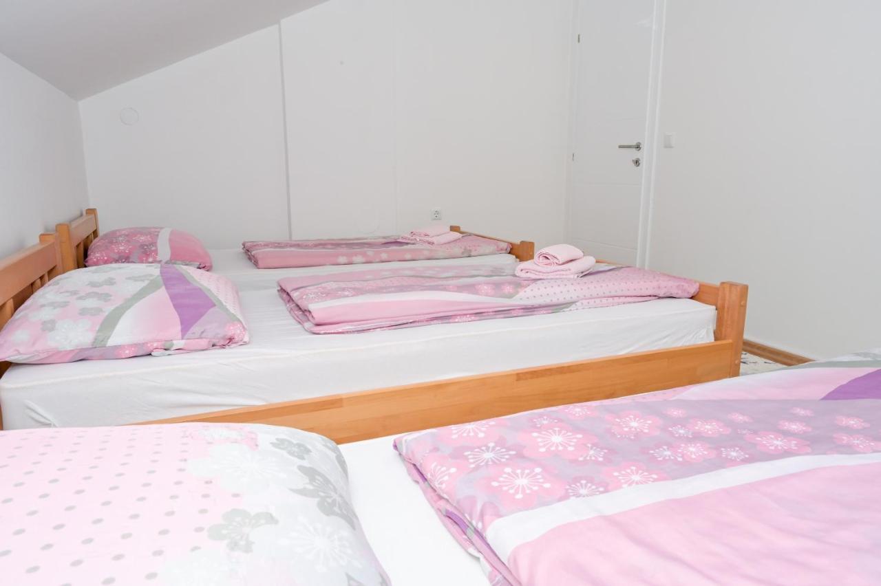 יאיצי Apartments Dora מראה חיצוני תמונה